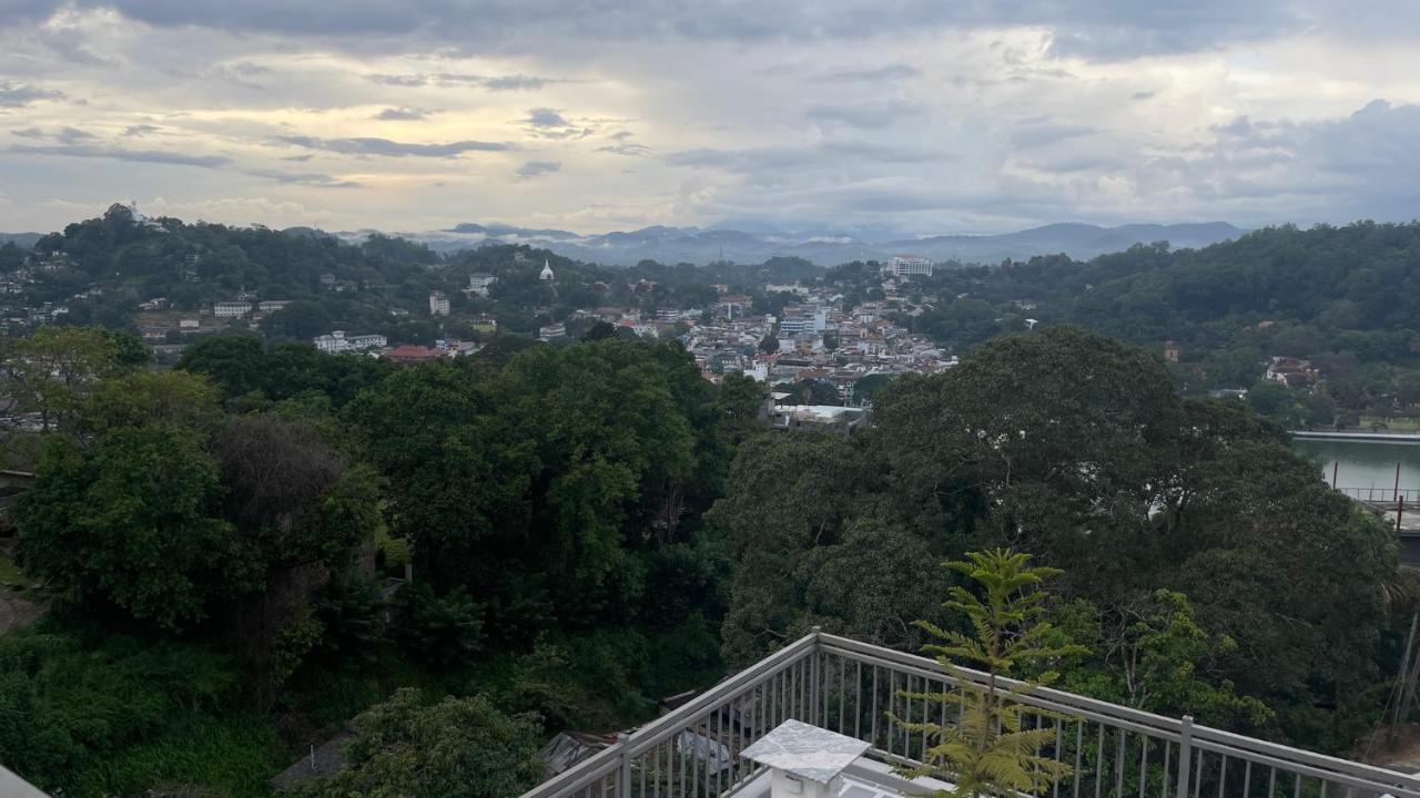 Sun Dove Suite Kandy Ngoại thất bức ảnh