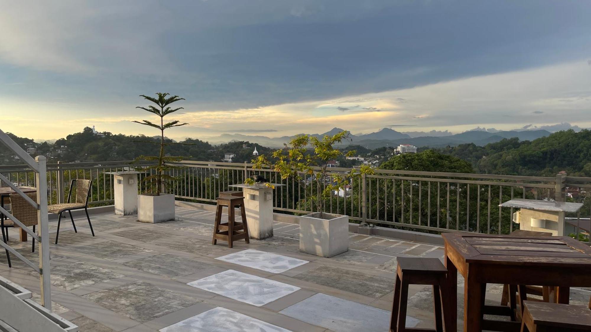 Sun Dove Suite Kandy Ngoại thất bức ảnh
